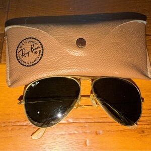 Ray-Ban Gold Aviator Sunglasses with Brown Case